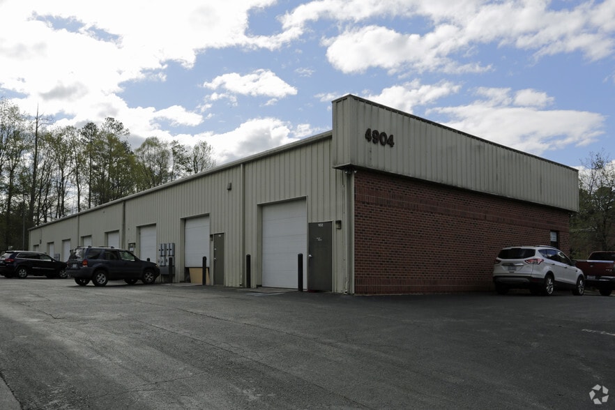 More Photos Of 4904 Alpinis Dr, Raleigh Showroom For Lease