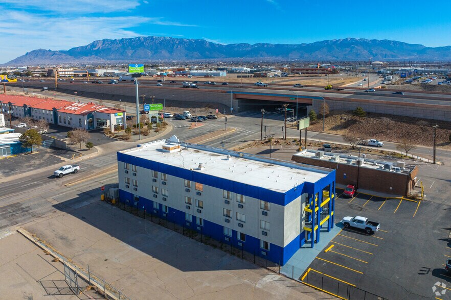 More Photos Of 1520 Candelaria Rd NE, Albuquerque Hotel For Sale