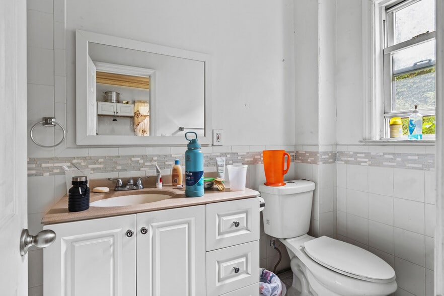 More Photos Of 350 E 193rd St, Bronx Apartments For Sale