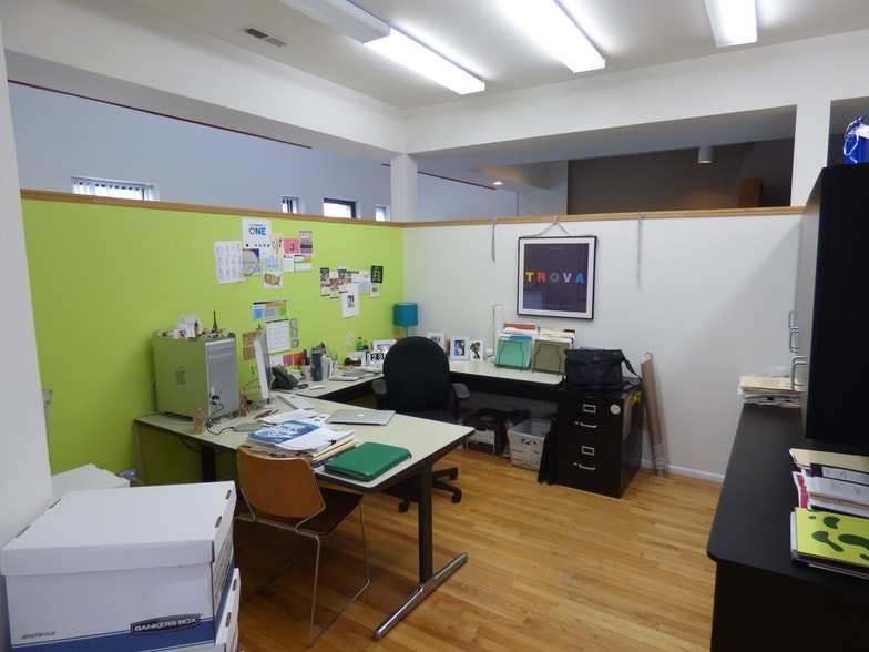 More Photos Of 4501-4509 Laclede Ave, Saint Louis Office For Sale