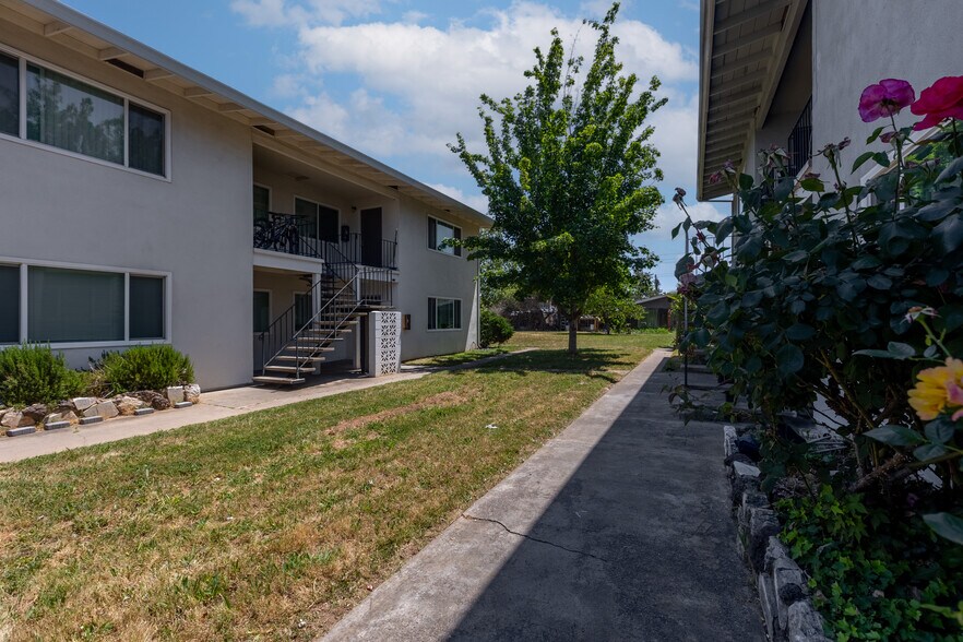 Primary Photo Of 3326 Lerwick Rd, Sacramento Apartments For Sale