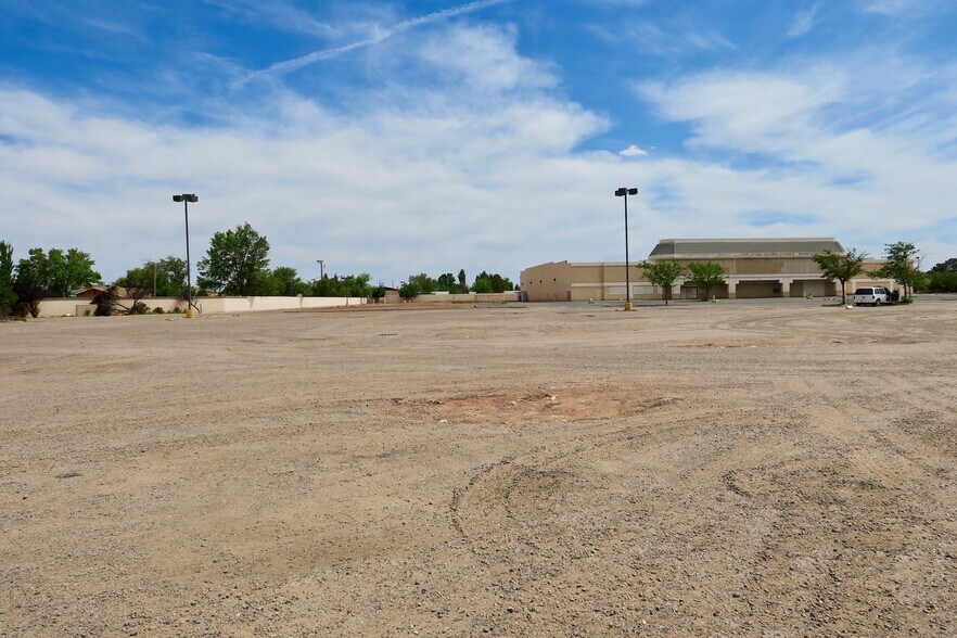 More Photos Of 1500 Park Dr, Winslow Freestanding For Sale
