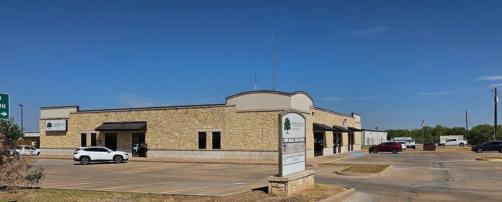 More Photos Of 5800 Kell Blvd, Wichita Falls Medical For Lease