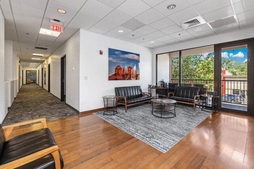 More Photos Of 325 W Gurley St, Prescott Office For Sale