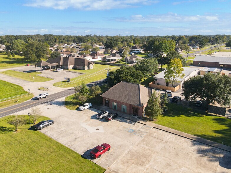 More Photos Of 1201 S Purpera Ave, Gonzales Office For Lease