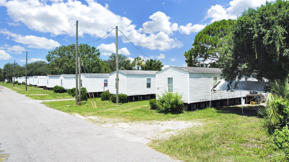 More Photos Of , Gibsonton Unknown For Sale