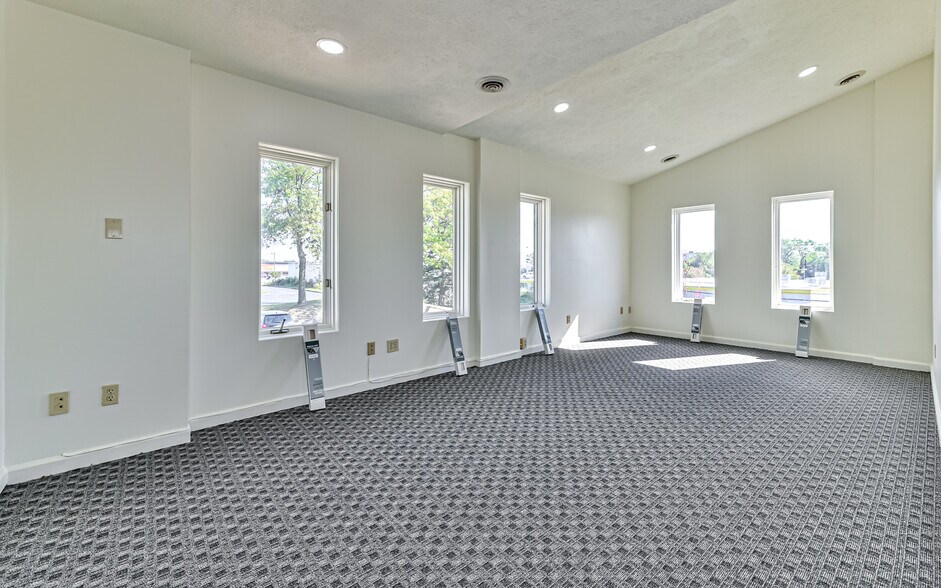 More Photos Of 103 N Meadows Dr, Wexford Medical For Lease