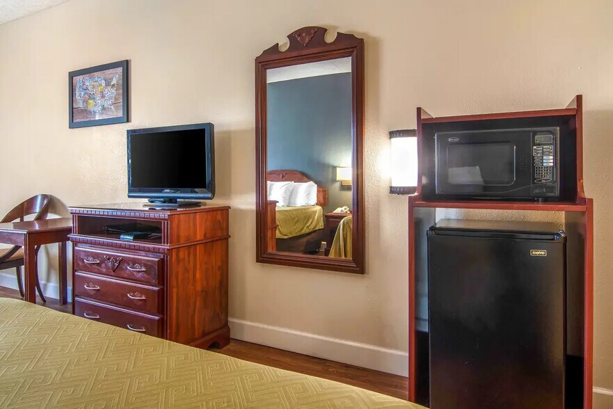 More Photos Of 2120 Lafayette Rd, Fort Oglethorpe Hotel For Sale