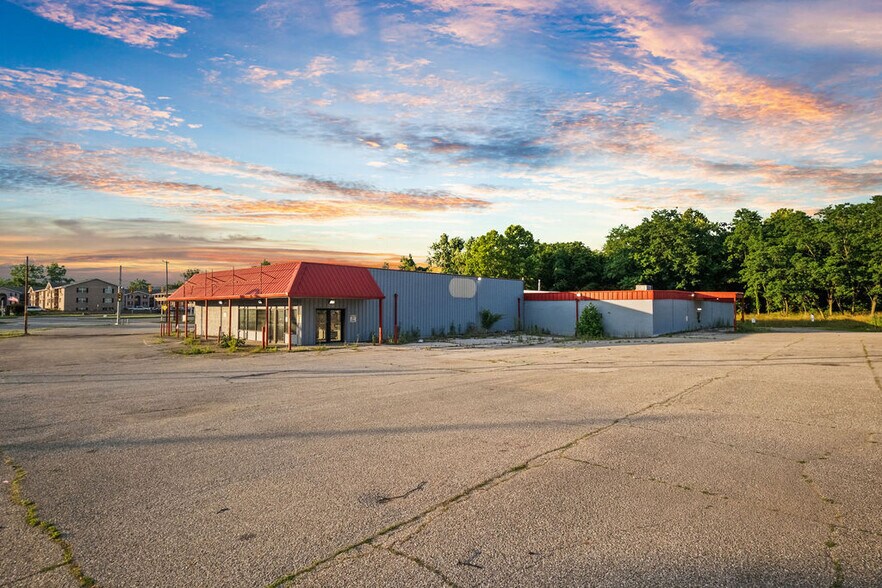 More Photos Of 425 Camden Rd, Huntington Drugstore For Sale