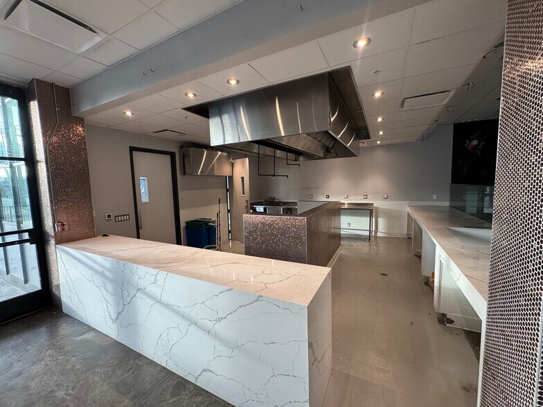 Primary Photo Of 695 S Santa Fe Ave, Los Angeles Apartments For Lease
