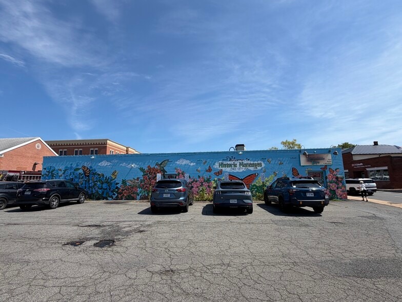 Primary Photo Of 9216 Center St, Manassas Medical For Sale