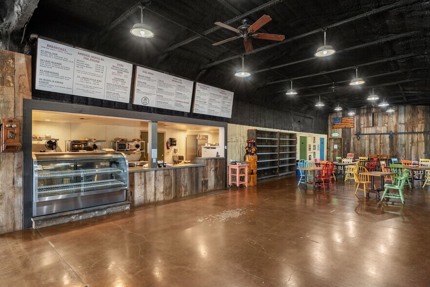 More Photos Of 3106 Golden Gate Dr, Napa Flex For Sale