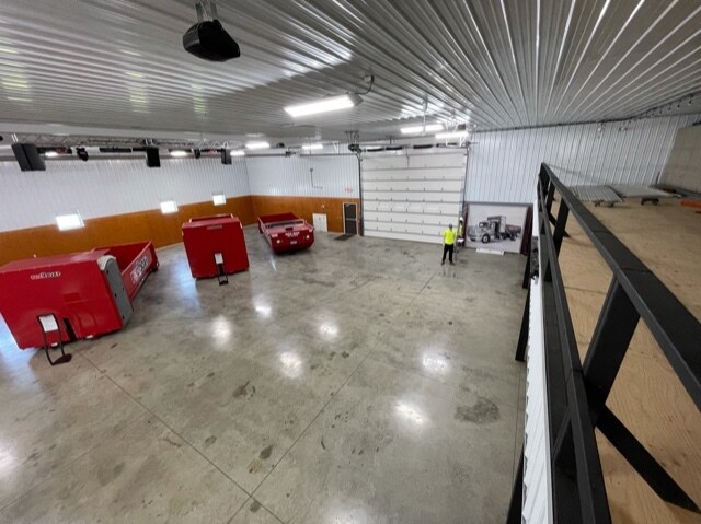 More Photos Of 170 W Circle Dr, Saint Charles Manufacturing For Lease