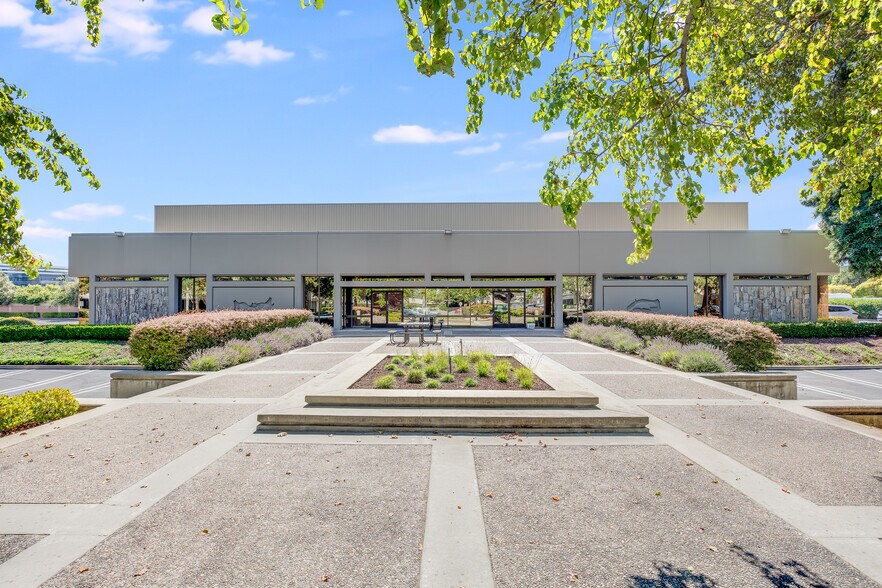 More Photos Of 390-392 Potrero Ave, Sunnyvale Research And Development For Lease