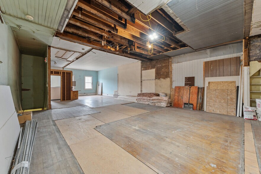 More Photos Of 223 E Main St, Reedsburg Storefront Retail Office For Sale