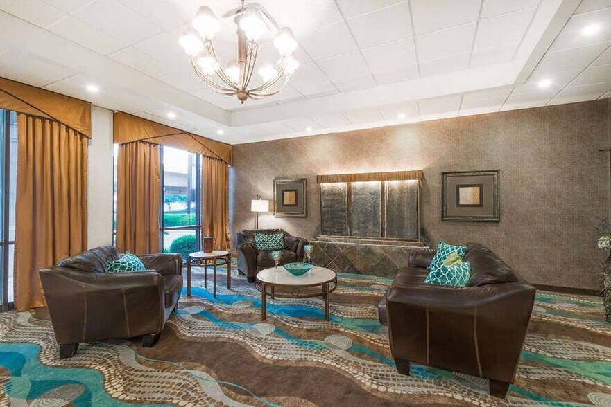 More Photos Of 221 E Kellogg St, Wichita Hotel For Sale