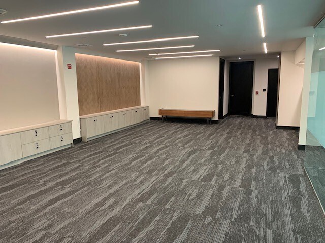 More Photos Of 399 W John St, Hicksville Office For Lease