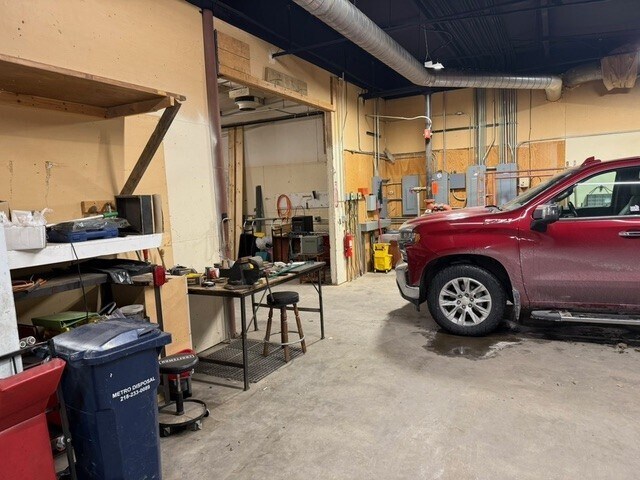 More Photos Of 217 Meridian Rd, Mapleton Warehouse For Lease