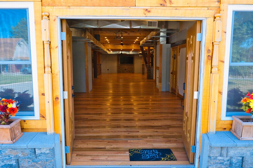 More Photos Of 5984 W South Range Rd, Salem Service For Sale