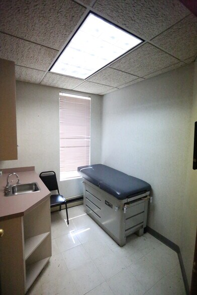 More Photos Of 117 70th St, Brooklyn Office Residential For Lease
