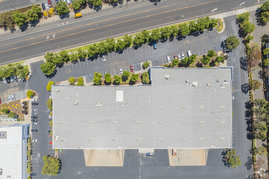 More Photos Of 6815 Mowry Ave, Newark Warehouse For Lease