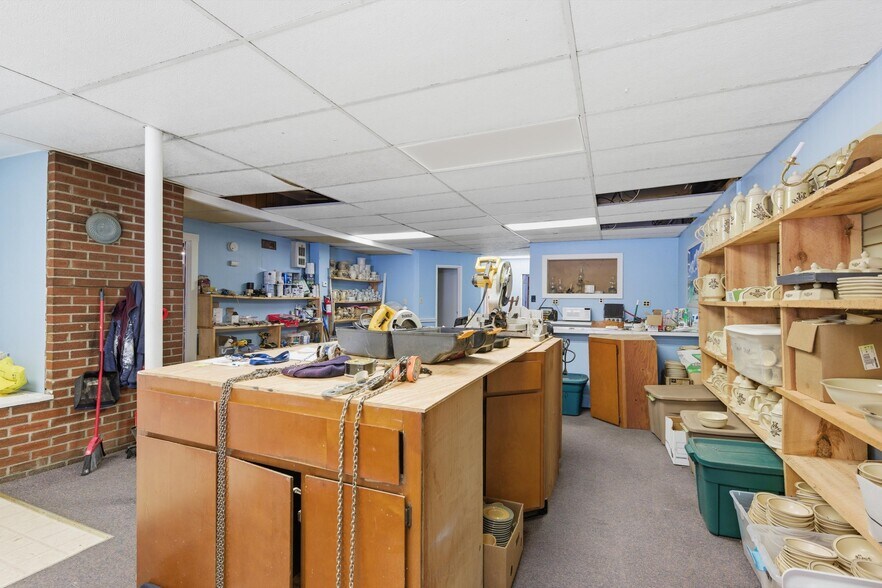 More Photos Of 198 N Main St, Salem Storefront Retail Residential For Sale