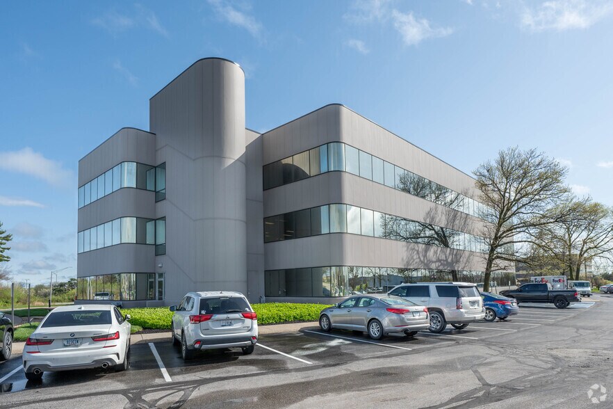 More Photos Of 2601 Fortune Cir E, Indianapolis Office For Lease