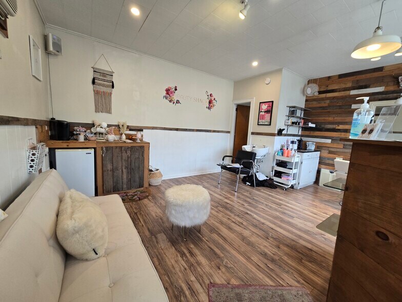 More Photos Of 930 Ringwood Ave, Haskell Auto Repair For Lease