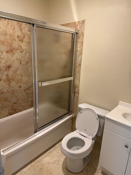 More Photos Of 18216 Kingsdale Ave, Redondo Beach Apartments For Sale