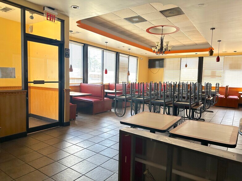 More Photos Of 537 S Main St, Swainsboro Restaurant For Sale