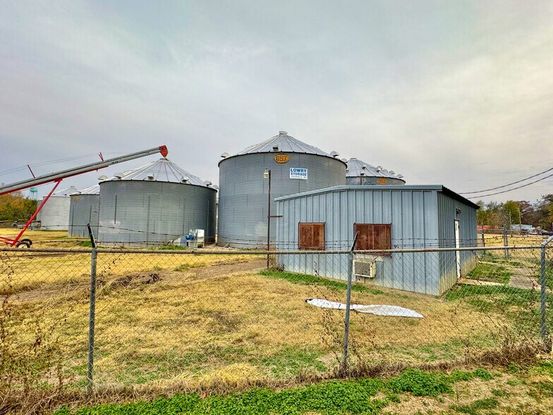 More Photos Of 600 Quitman St, Sledge Land For Sale