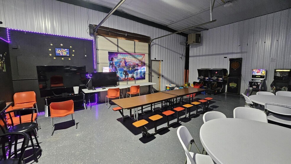 More Photos Of 1105 Sinclair St, Bottineau Flex For Sale