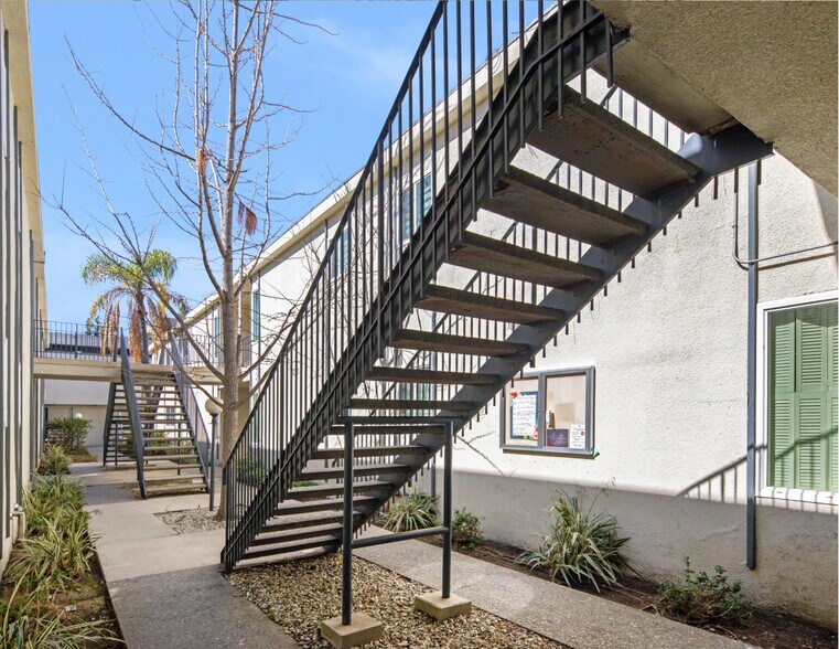 More Photos Of 265 N Oakland Ave, Pasadena Apartments For Sale