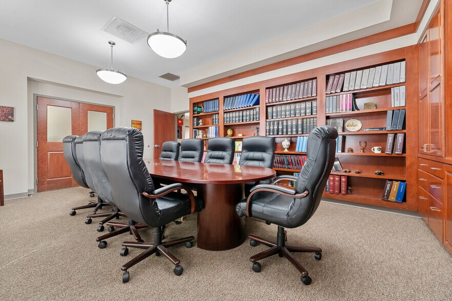 More Photos Of 8124 Flintridge Rd, Little Rock Medical For Sale