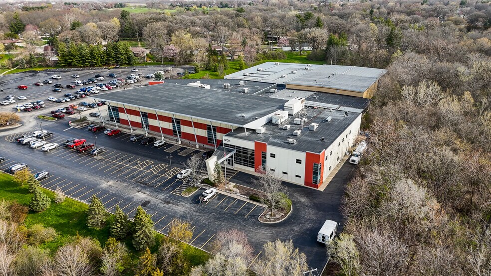 More Photos Of 300 Walnut St, Peru General Retail For Sale