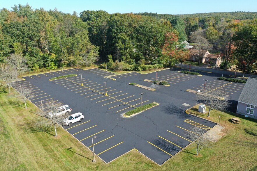 More Photos Of 405-407 Main Ave, Spencer Medical For Sale