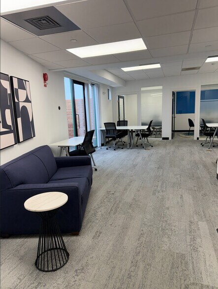 More Photos Of 950 N Washington St, Alexandria Coworking Space