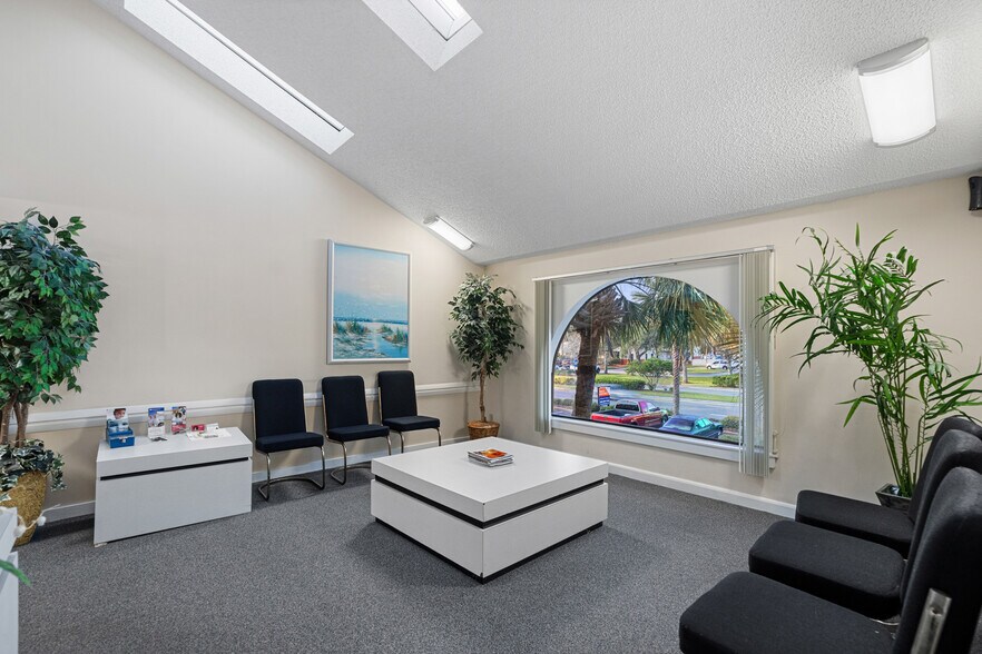 More Photos Of 1635 S Ridgewood Ave, Daytona Beach Office For Lease