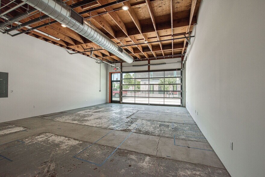 More Photos Of 760 Fulton St, Fresno Auto Repair For Lease