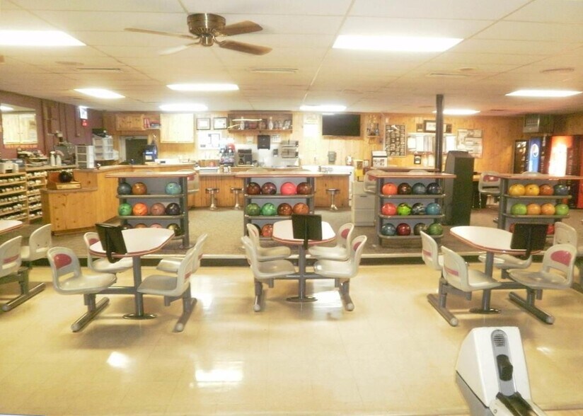 More Photos Of 1929 5th Ave E, Hibbing Sports And Entertainment For Sale