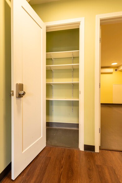 More Photos Of 2025 P St, Sacramento Office Residential For Lease