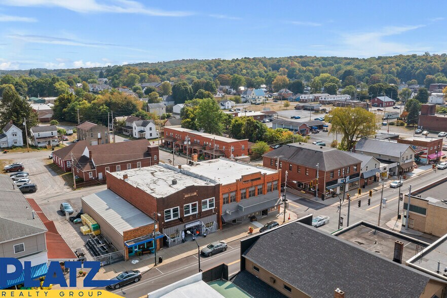 More Photos Of 132 N Market St, East Palestine Office For Sale
