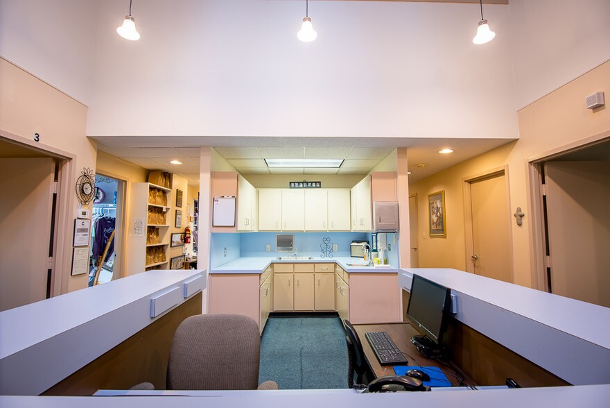 More Photos Of 1305 Milstead Ave NE, Conyers Medical For Sale