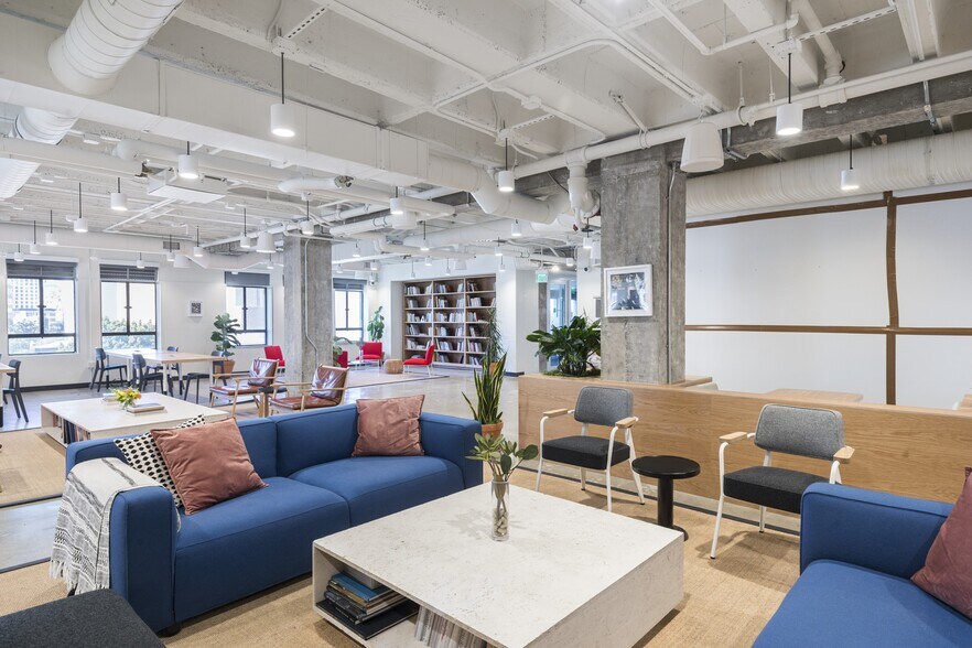 More Photos Of 2201 Broadway, Oakland Coworking Space