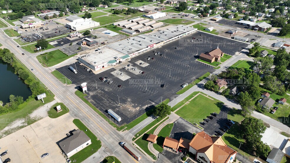 Primary Photo Of 100 Hall St, Coffeyville Unknown For Lease