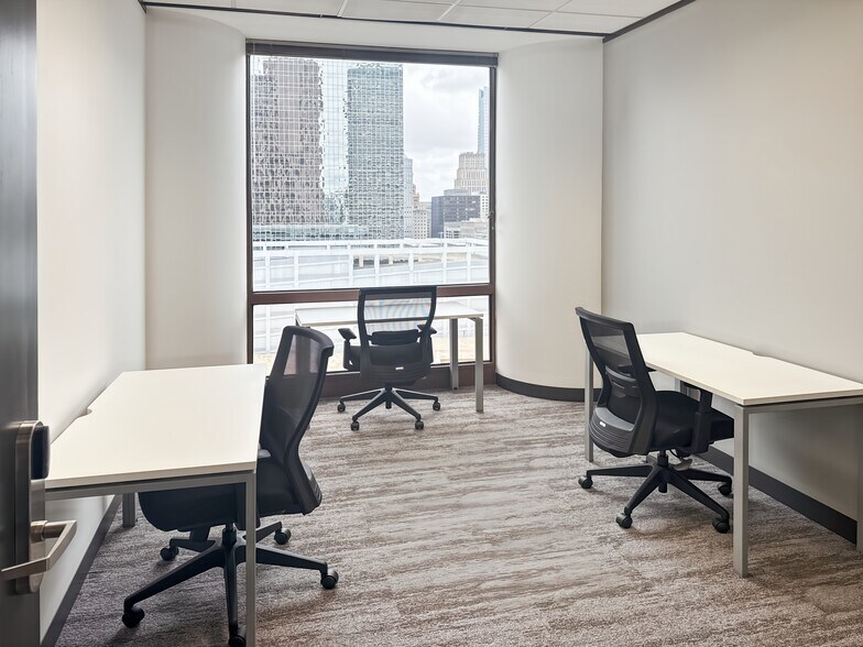 More Photos Of 1415 Louisiana St, Houston Coworking Space