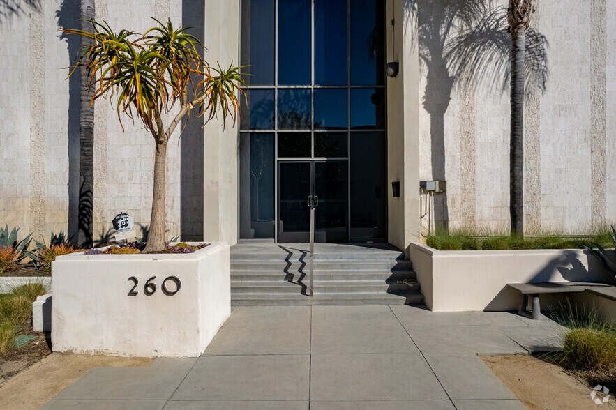 More Photos Of 260 S Los Robles Ave, Pasadena Office For Lease