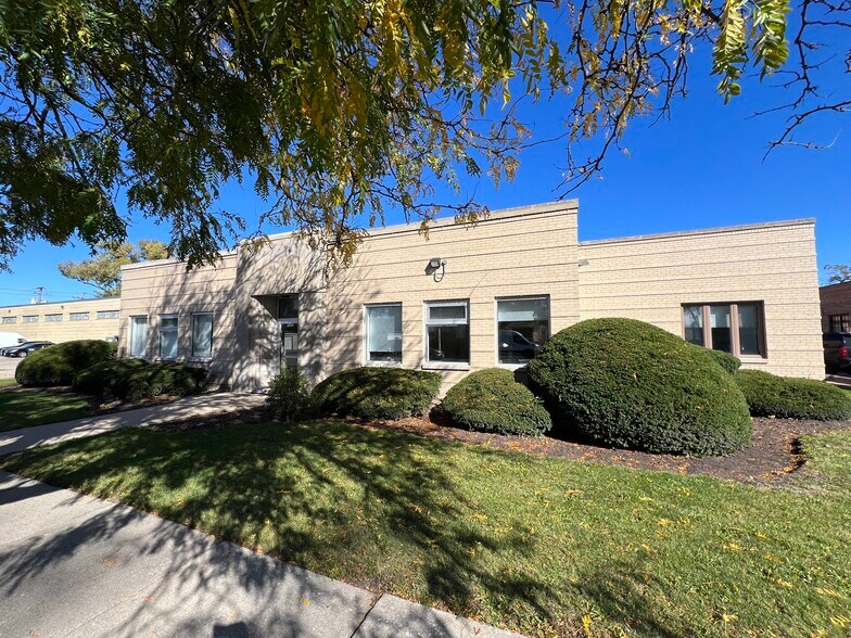 More Photos Of 6501 N Avondale Ave, Chicago Manufacturing For Sale