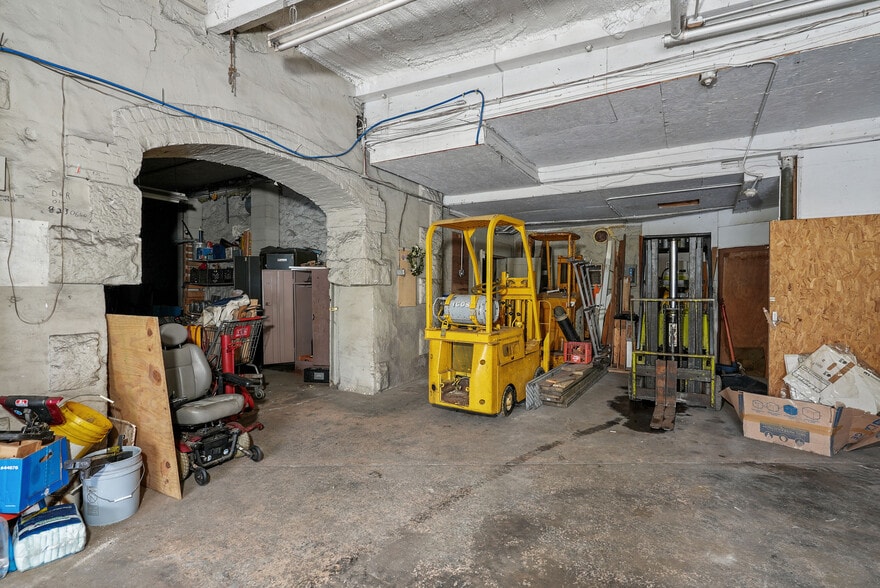 More Photos Of 45 Old Flat River, Coventry Manufacturing For Sale