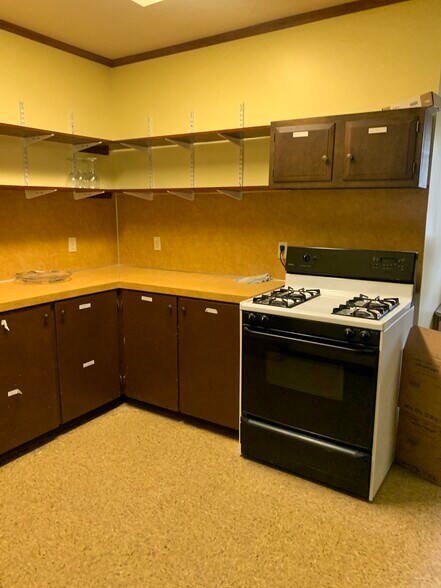 More Photos Of 131 E Main St, Vernon Religious Facility For Sale